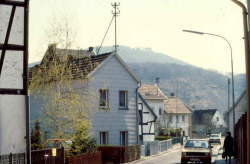 Von Haus Nr. 7 Richtung Sdosten mit Blick auf Petersberg